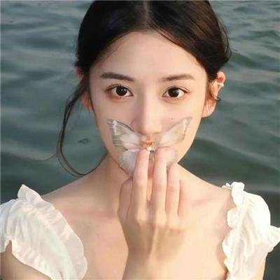 女孩罗塞玛莉